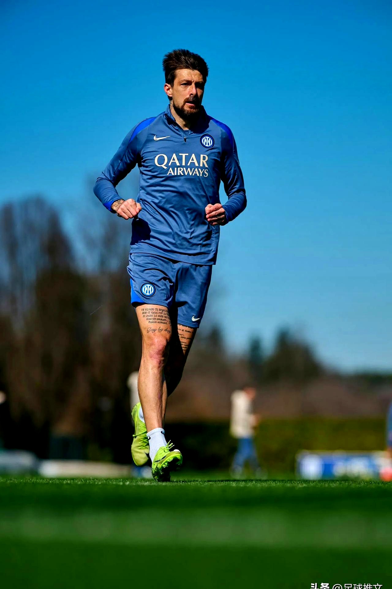 米兰体育:LaLiga的战术革命：从防守到进攻的简单介绍