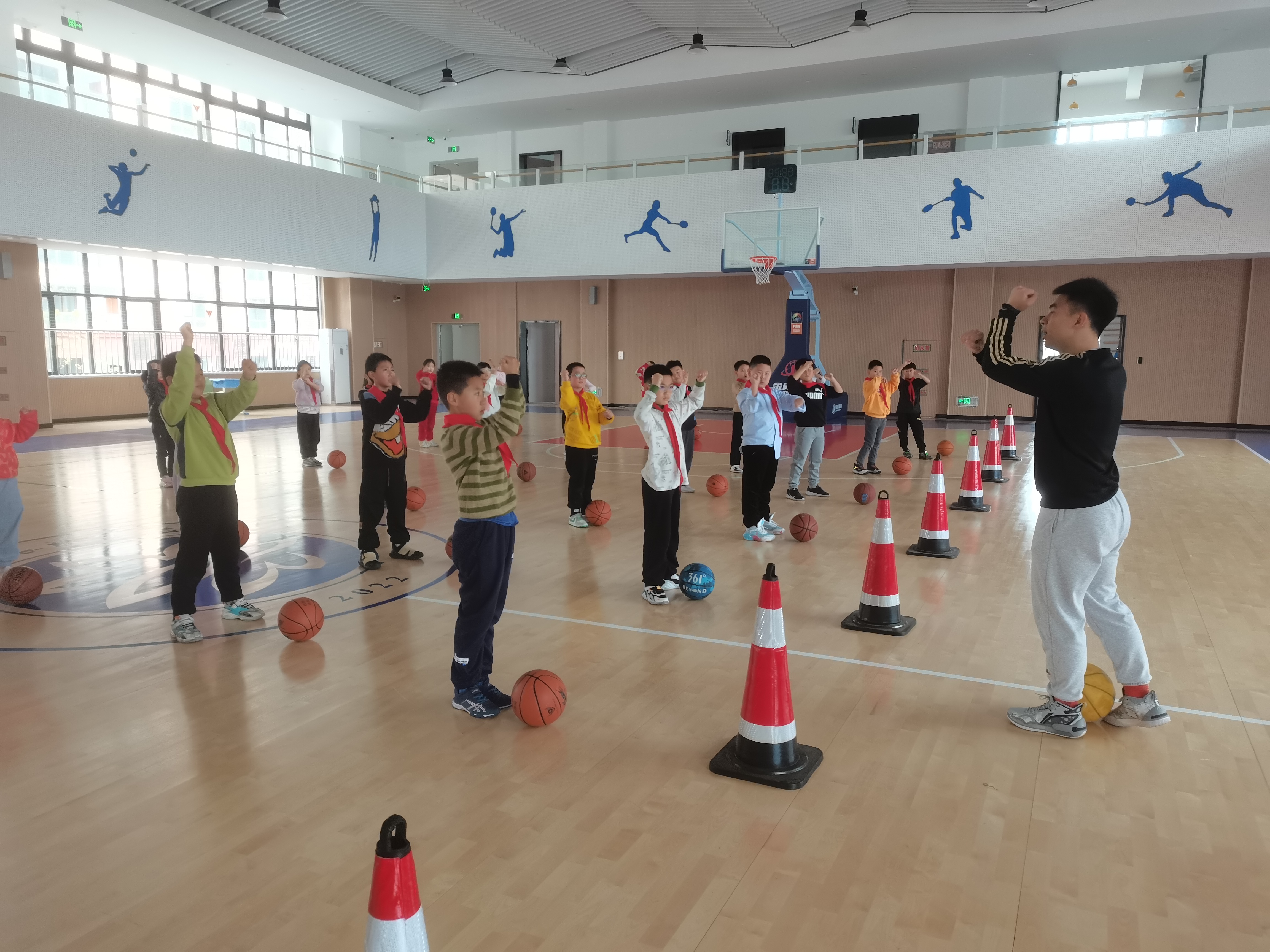 米兰体育：中国篮球产业：赛事运营，人才培养，装备制造，打造完整产业链，促进篮球发展的简单介绍