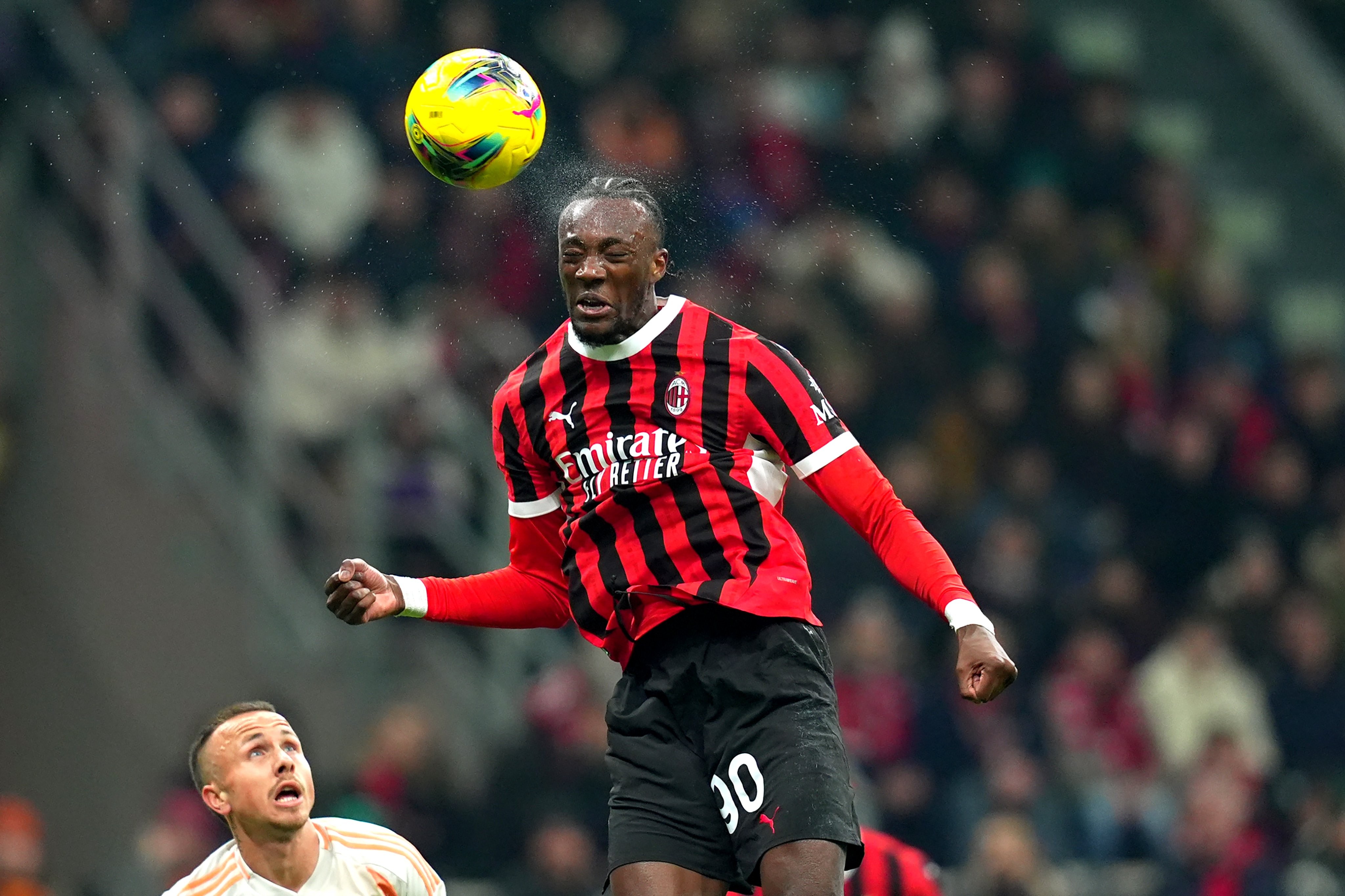 米兰体育：中国足球历史回顾，经典瞬间永不褪色的简单介绍