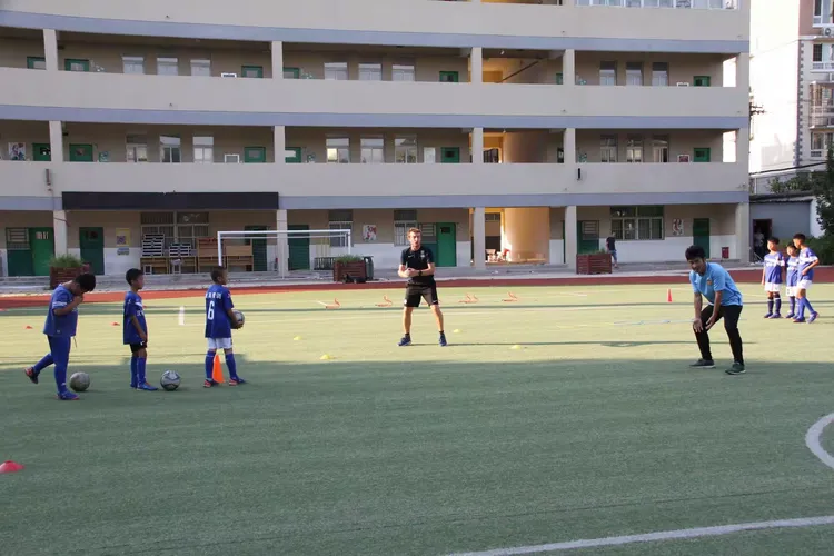 米兰体育：社区篮球赛火热进行，全民健身共享快乐的简单介绍