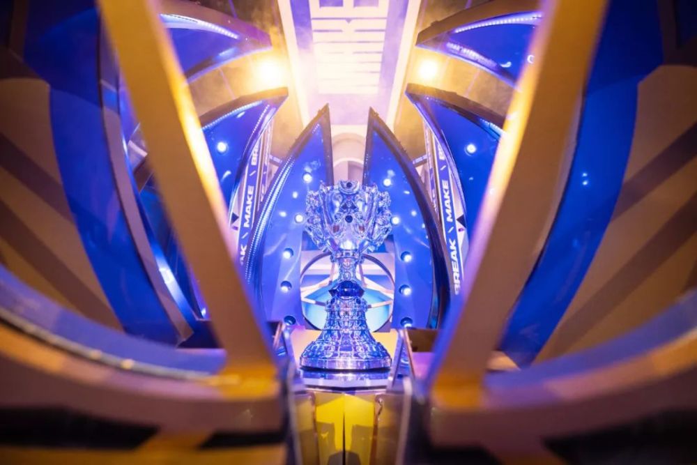 包含米兰体育:电竞项目多样化：新兴比赛形式层出不穷的词条