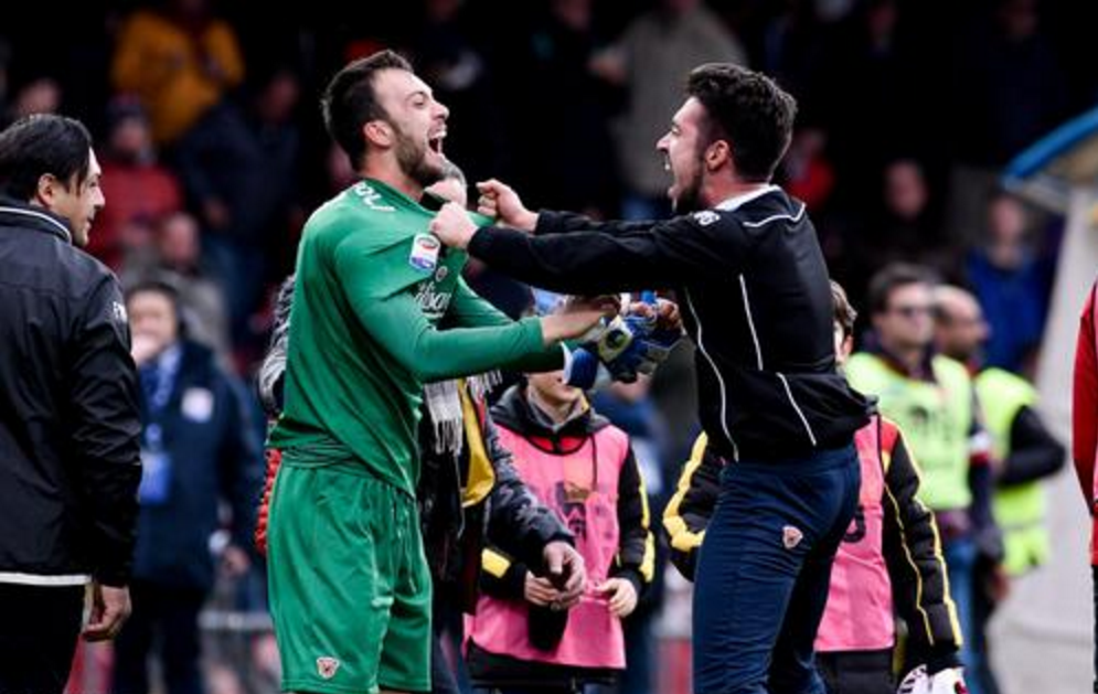 包含米兰体育:德甲的战术创新案例：如何应对新挑战的词条