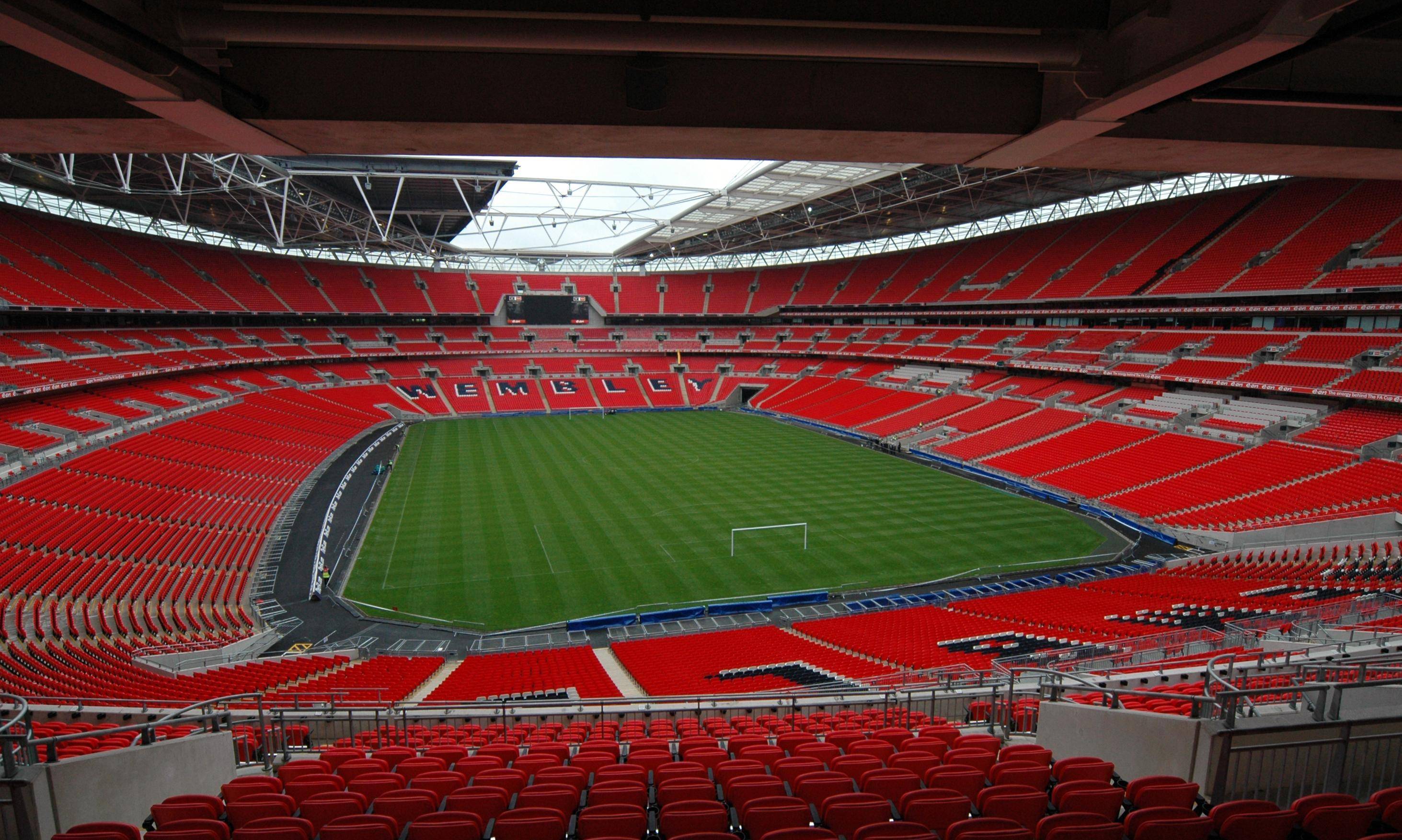 关于米兰体育:英超的球场设计：提升观赛体验的信息