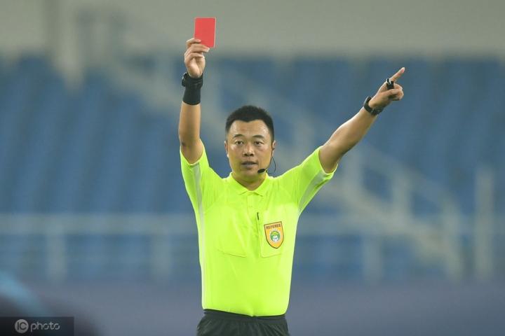 关于米兰体育:中超联赛裁判:接受赛后评估,提升执法水平,确保比赛公正的信息 关于米兰体育:中超联赛裁判:接受赛后评估,提升执法水平,确保比赛公正的信息